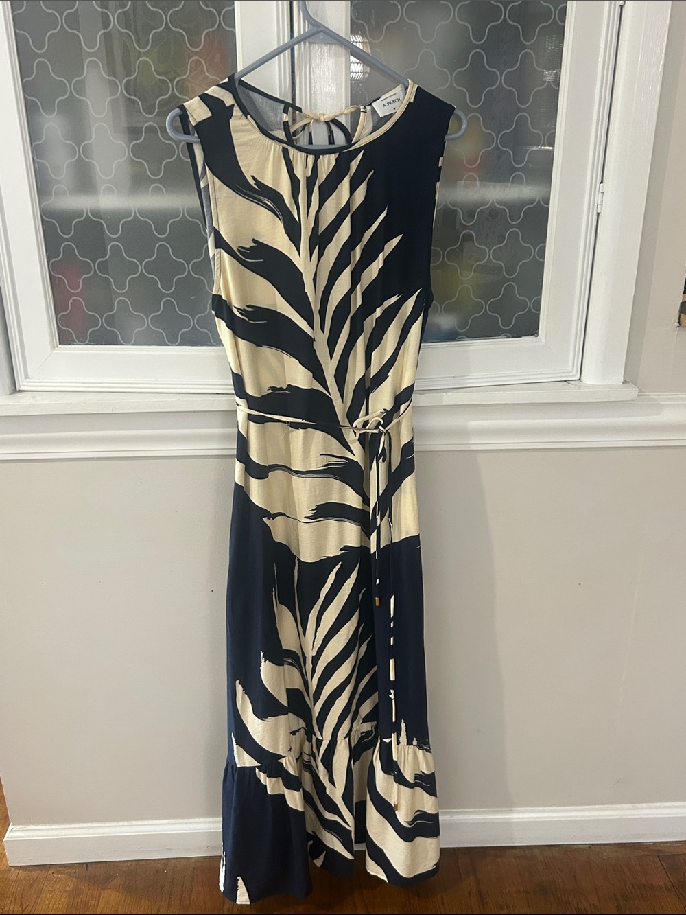 Sleeveless Navy and Cream Leaf-Print Maxi Dress with Tie Waist